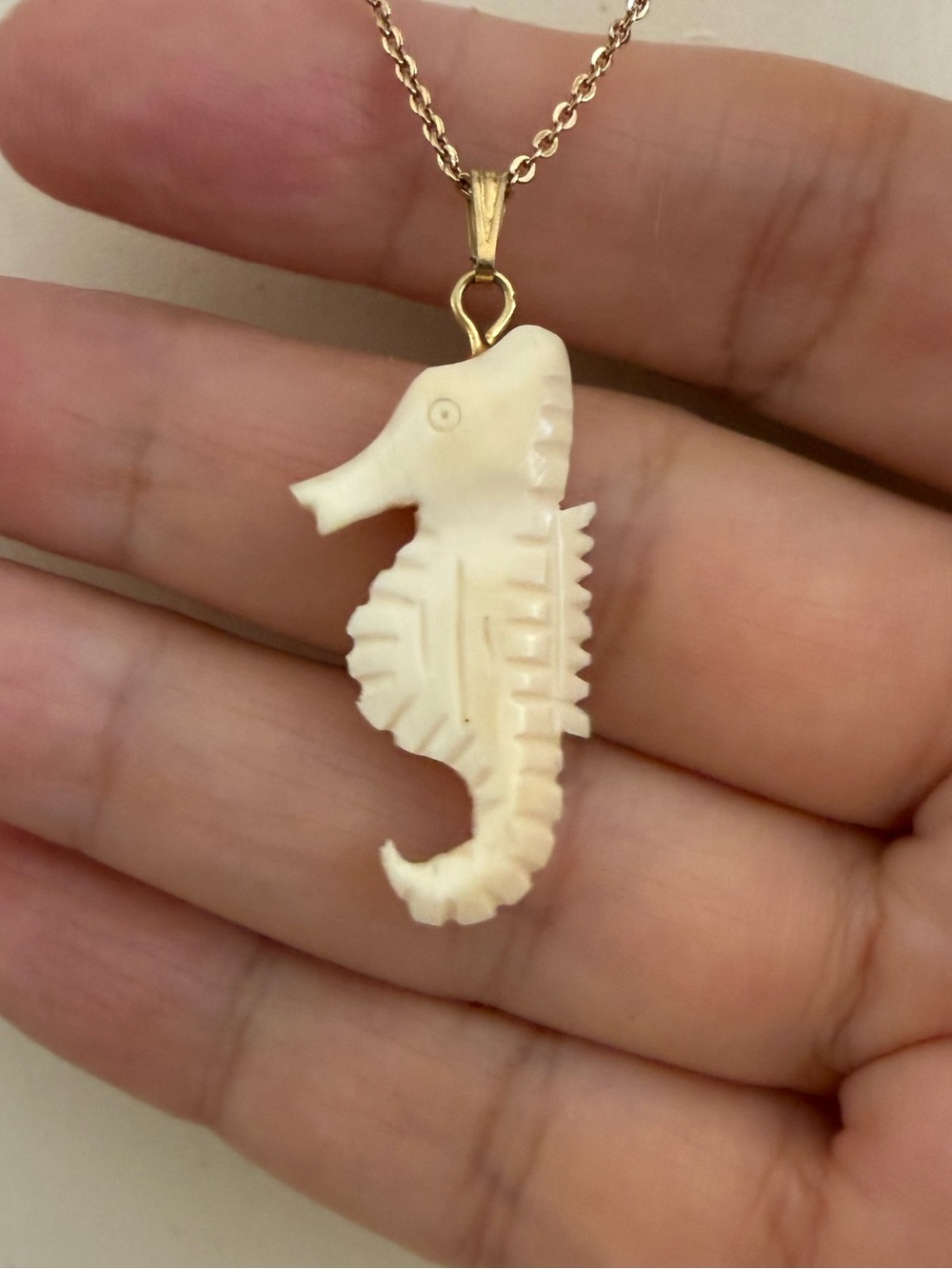 Carved ox bone seahorse pendant gold tone chain - Picture 4 of 7